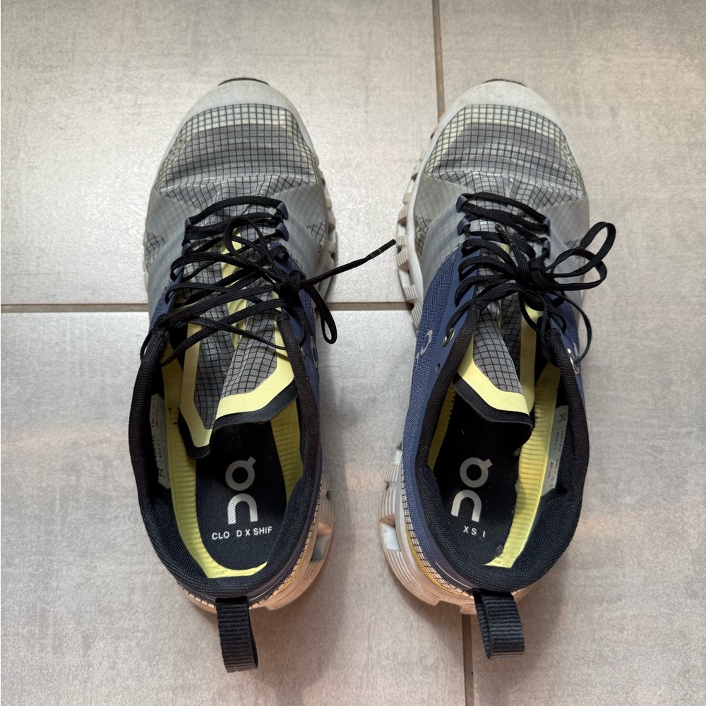 On Running Athletic Shoes - Gray and Black